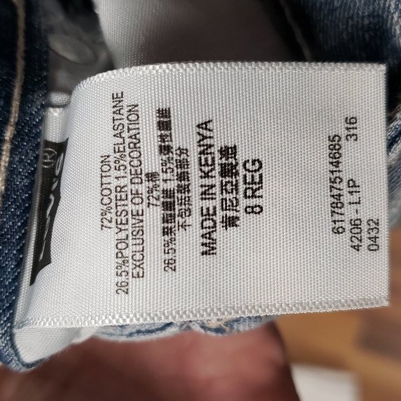 HOST PICK. Girl's Levis Boyfriend Distressed Jeans Size 8 - Picture 4 of 4